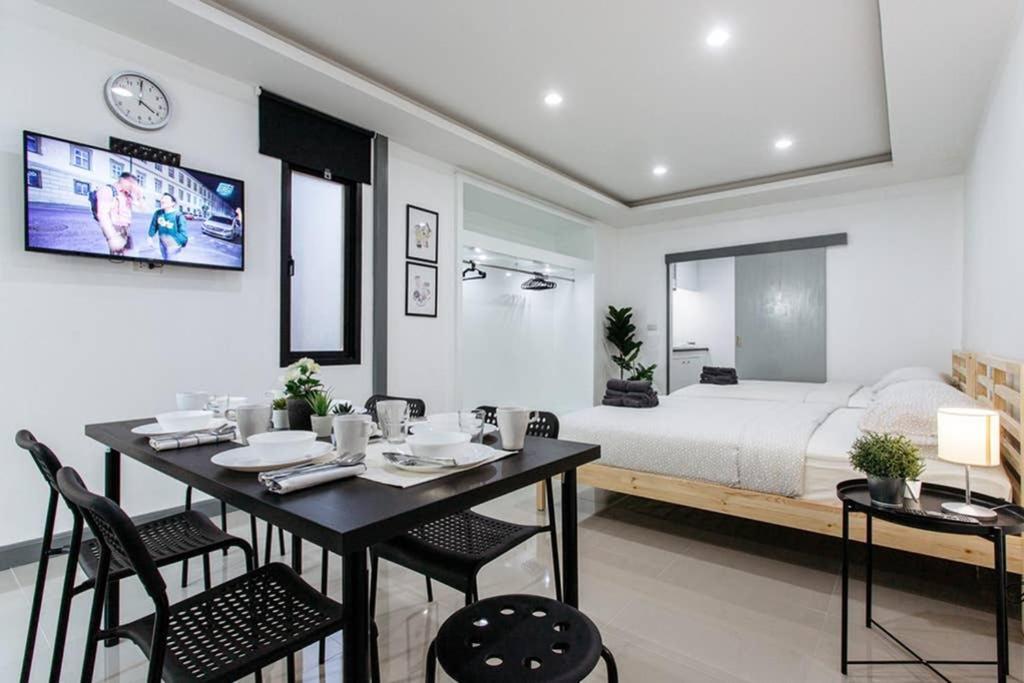 Apartament P4 Silom Large 2Beds Full Kitchen Wifi 4-6Pax Bangkok Zewnętrze zdjęcie
