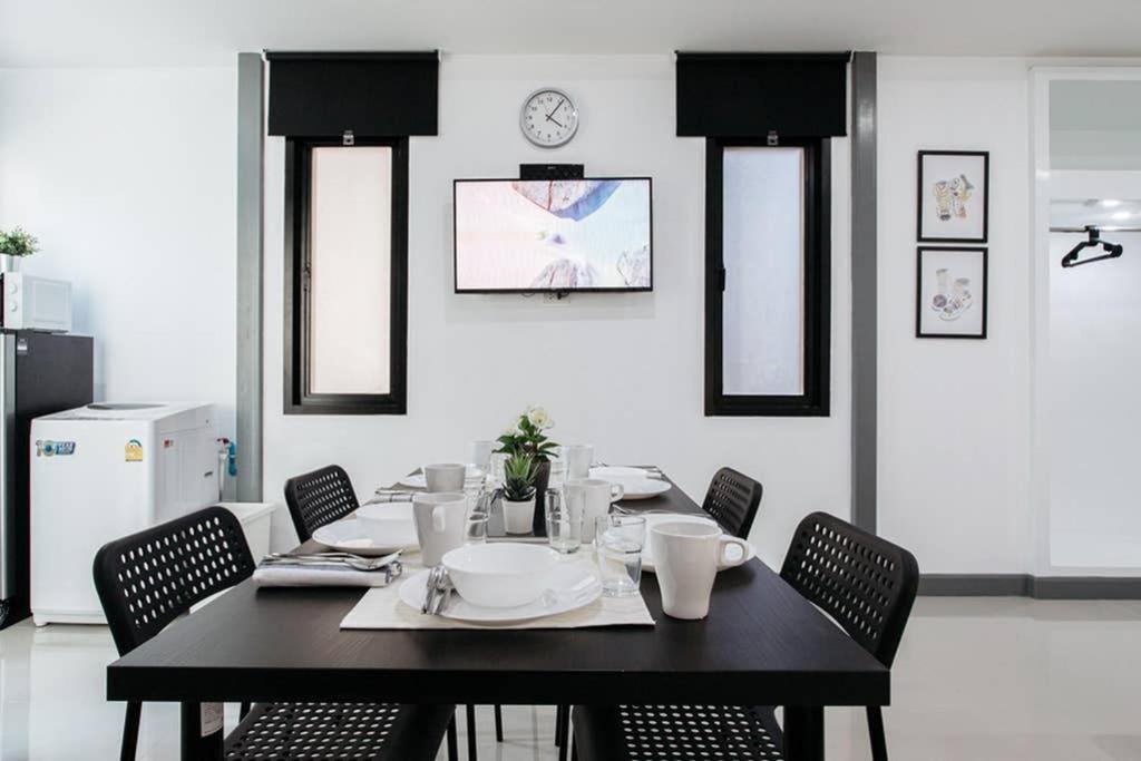 Apartament P4 Silom Large 2Beds Full Kitchen Wifi 4-6Pax Bangkok Zewnętrze zdjęcie