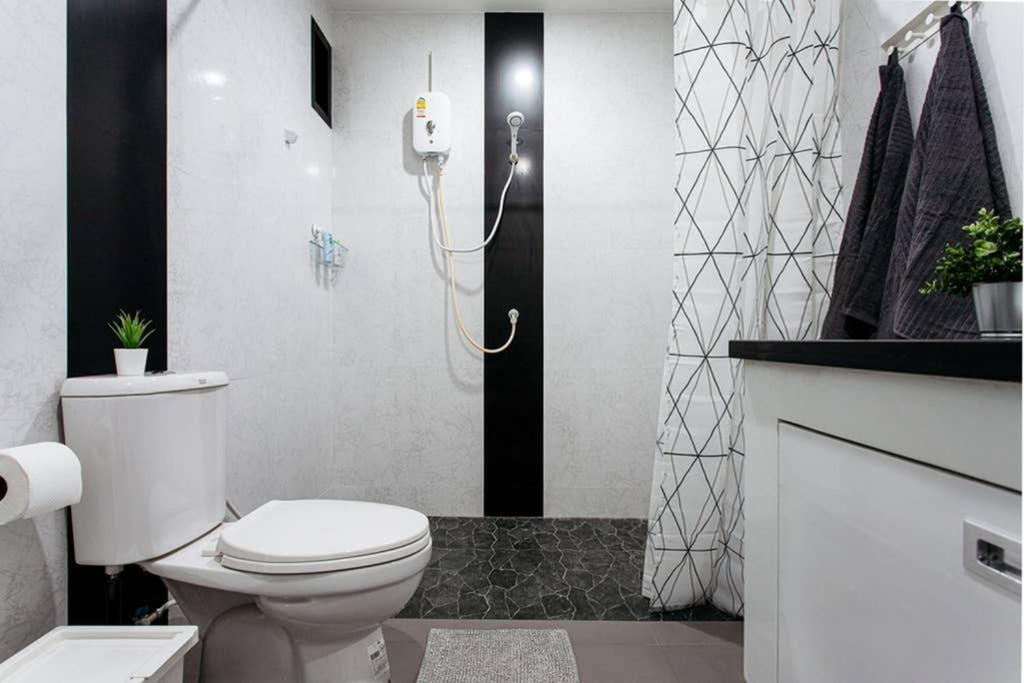 Apartament P4 Silom Large 2Beds Full Kitchen Wifi 4-6Pax Bangkok Zewnętrze zdjęcie