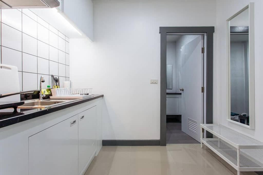 Apartament P4 Silom Large 2Beds Full Kitchen Wifi 4-6Pax Bangkok Zewnętrze zdjęcie